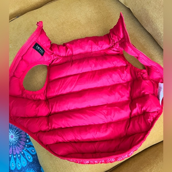 IM NYC dog jacket, red puffy jacket it’s zipper. Small dog. Fully sanitized - Picture 2 of 8